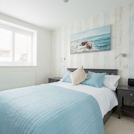 Stunning 2 Bed Apartment, Fabulous Sea View & 2 Minutes To Beach With Parking Bournemouth Zewnętrze zdjęcie