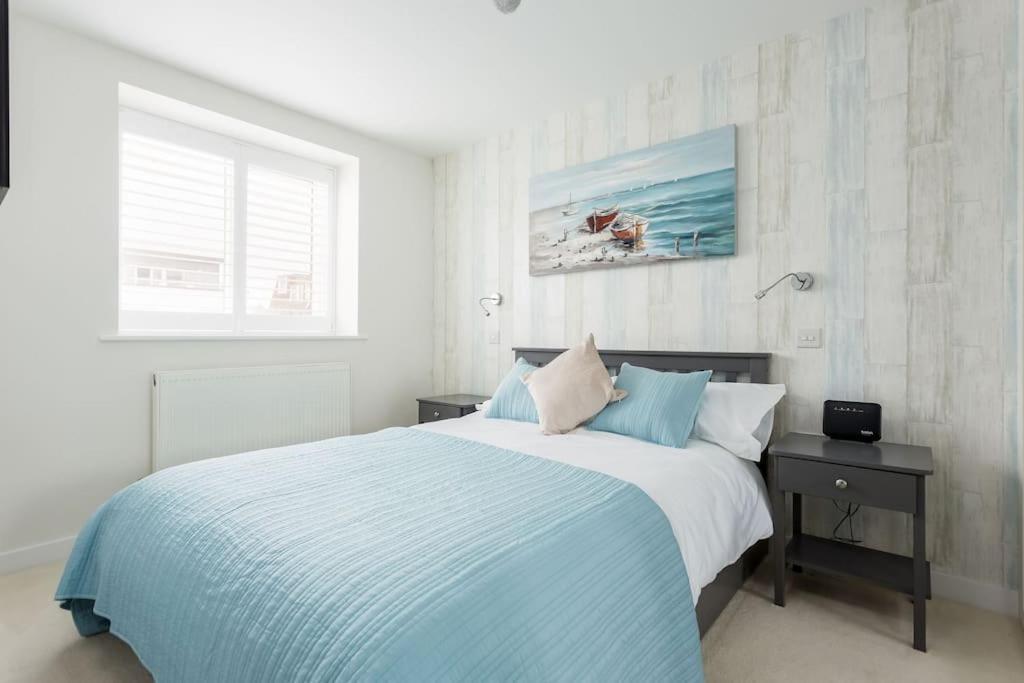 Stunning 2 Bed Apartment, Fabulous Sea View & 2 Minutes To Beach With Parking Bournemouth Zewnętrze zdjęcie