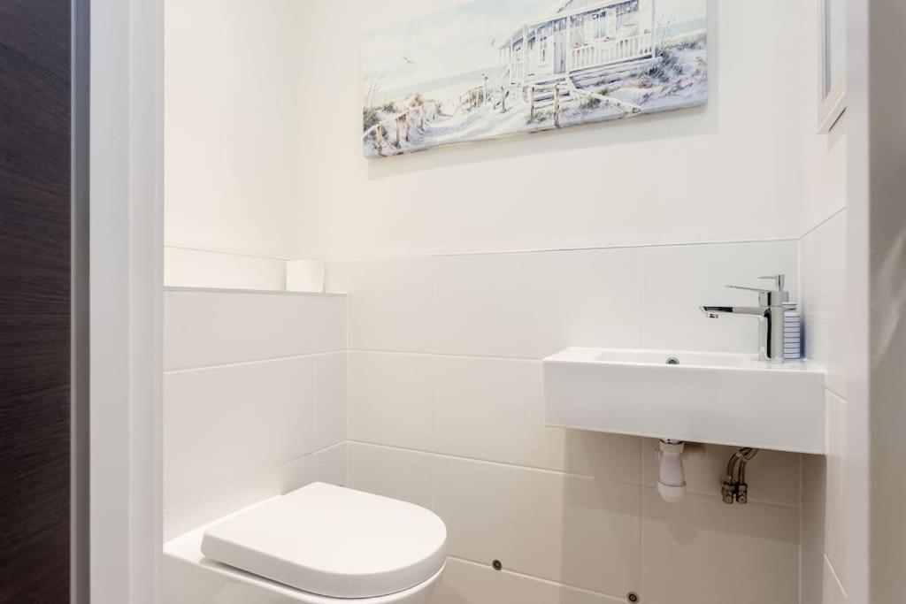 Stunning 2 Bed Apartment, Fabulous Sea View & 2 Minutes To Beach With Parking Bournemouth Zewnętrze zdjęcie