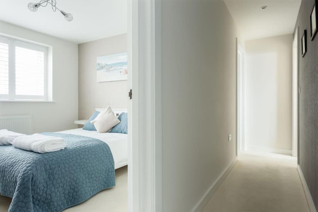 Stunning 2 Bed Apartment, Fabulous Sea View & 2 Minutes To Beach With Parking Bournemouth Zewnętrze zdjęcie