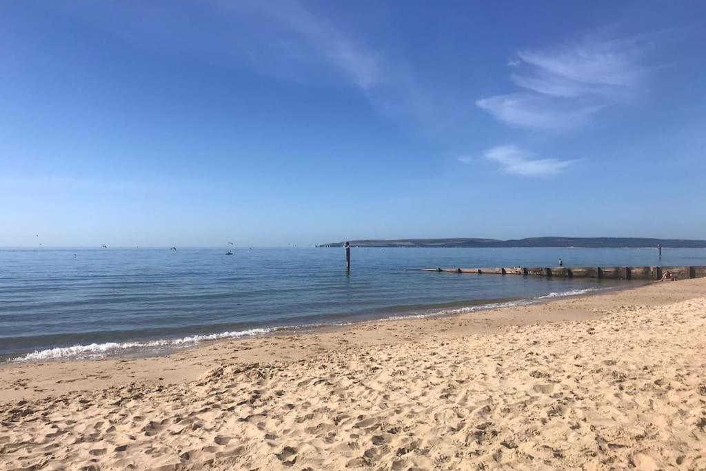 Stunning 2 Bed Apartment, Fabulous Sea View & 2 Minutes To Beach With Parking Bournemouth Zewnętrze zdjęcie