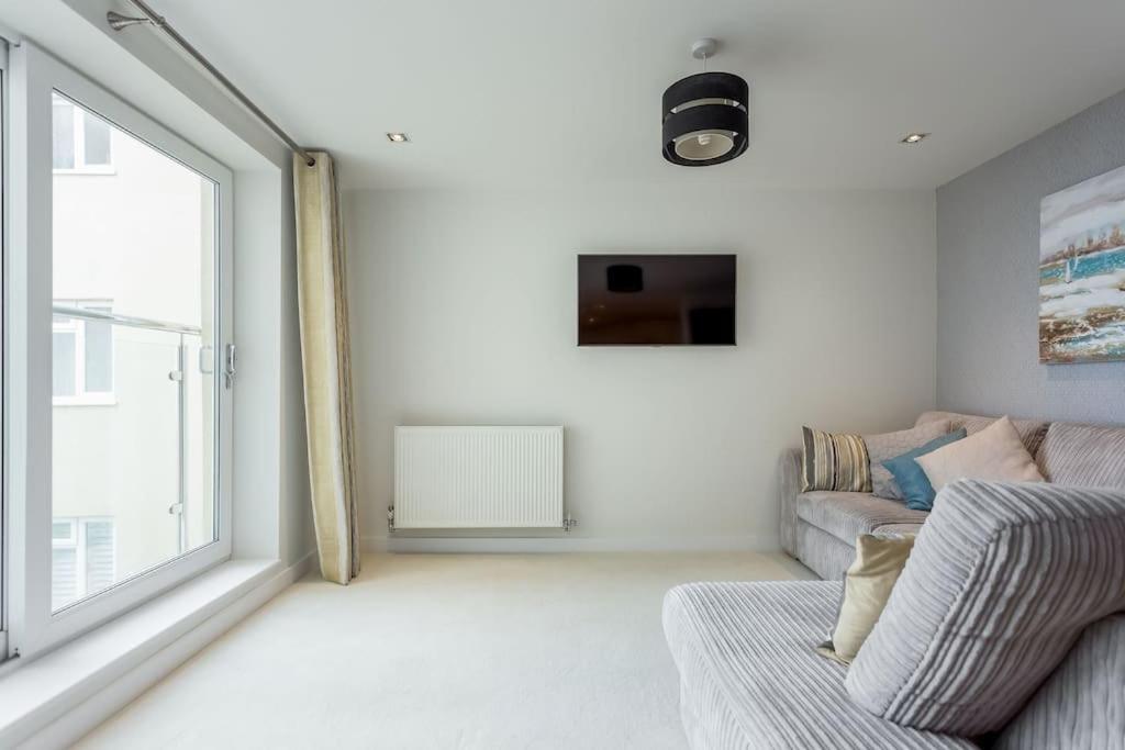 Stunning 2 Bed Apartment, Fabulous Sea View & 2 Minutes To Beach With Parking Bournemouth Zewnętrze zdjęcie